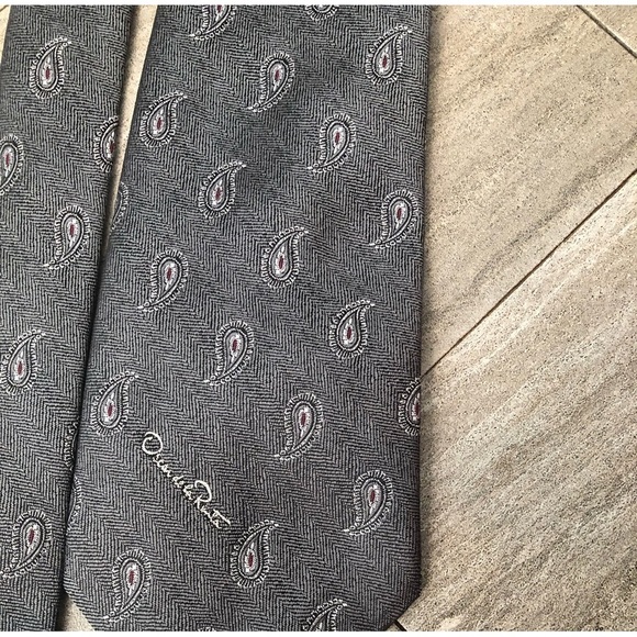 VTG Oscar De La Renta Designer 100% Silk Print Tie gray white - Picture 2 of 3